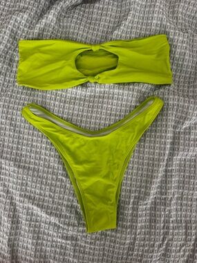 SHEIN Neon Lime Knot Front Strapless Bikini Set